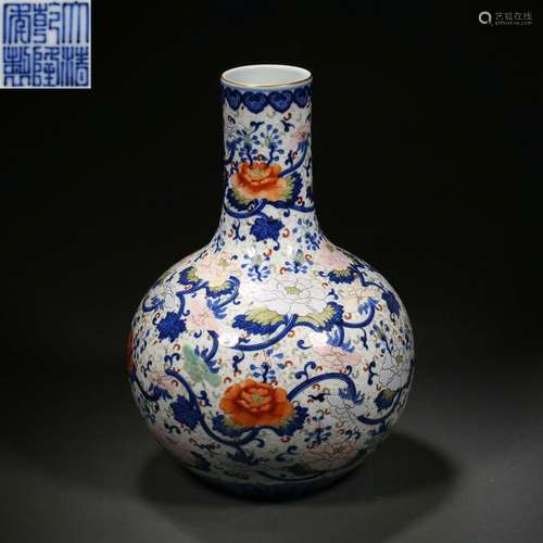 Qing Dynasty,Fighting Colors Flowers Celestial Sphere Bottle