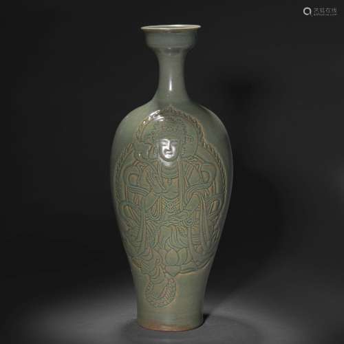Ming Dynasty or Before,Celadon Flower Bottle