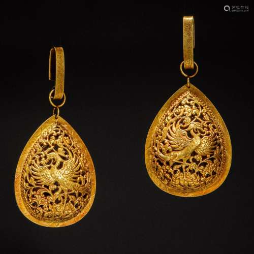 Ming Dynasty or Before,Golden Big Mouthed Phoenix Sachet