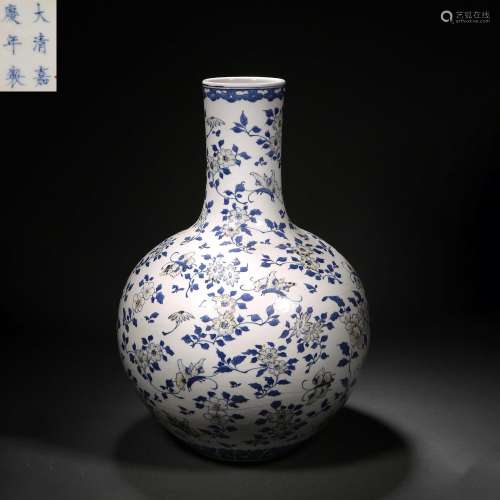 Qing Dynasty,Blue and White Flower Celestial Sphere Bottle