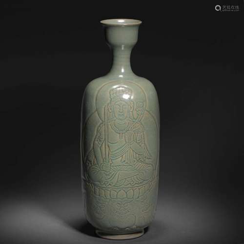 Ming Dynasty or Before,Celadon Flowers Bottle