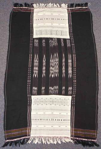 Batak Ikat mit Gewebe. Indonesien alt.