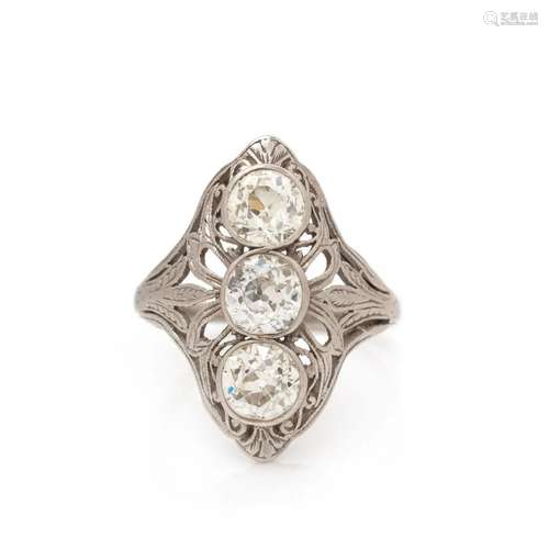 ANTIQUE, DIAMOND RING