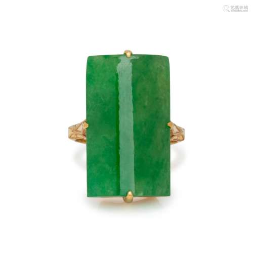 YELLOW GOLD AND JADE RING