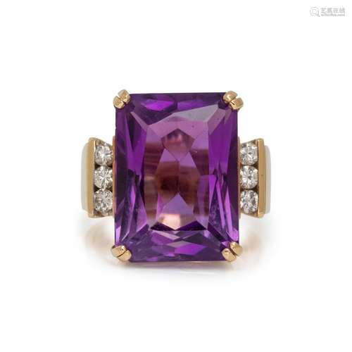 AMETHYST AND DIAMOND RING