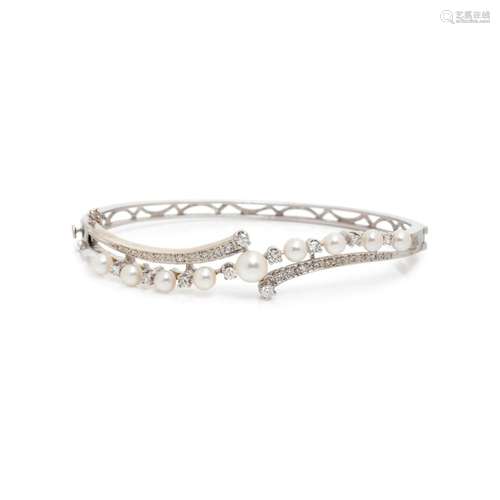 CULTURED PEARL AND DIAMOND BANGLE BRACELET