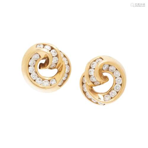 YELLOW GOLD AND DIAMOND EARCLIPS