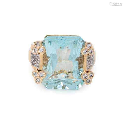 AQUAMARINE AND DIAMOND RING