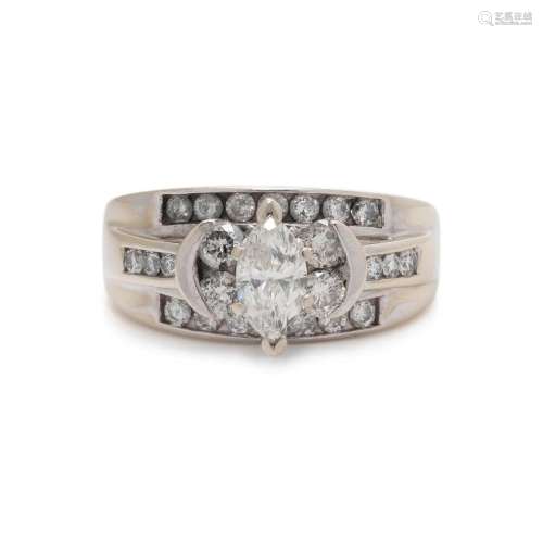 WHITE GOLD AND DIAMOND RING