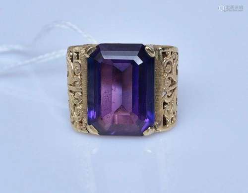 14k Gold Amethyst Gent's Ring