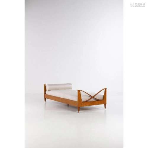 Paolo Buffa (1903-1970) Daybed Varnished walnut and fabric M...