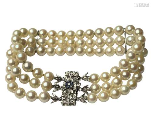 Bracelet ancien triple rangs en perles de culture blanc