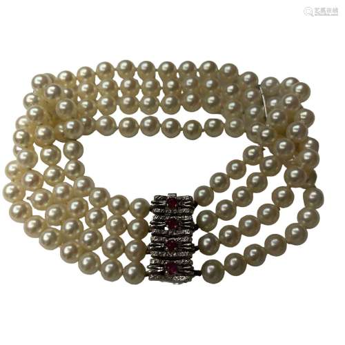 Bracelet ancien quatre rangs de perles de culture blanc