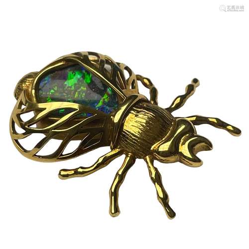 Broche en forme de scarabé en or jaune 18 ct et corps e