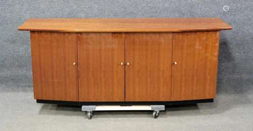 Henredon Mid Century Sideboard