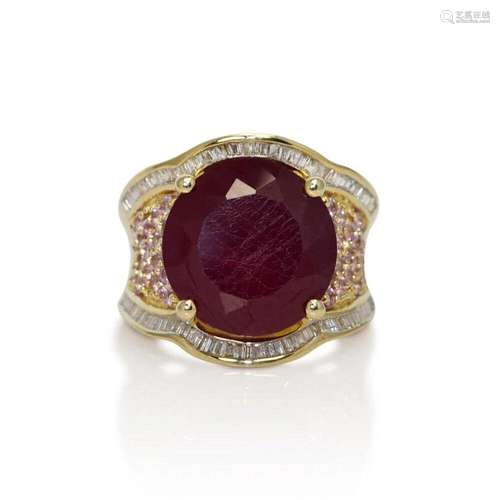 14K Yellow Gold Synthetic Ruby Ring 10.5g