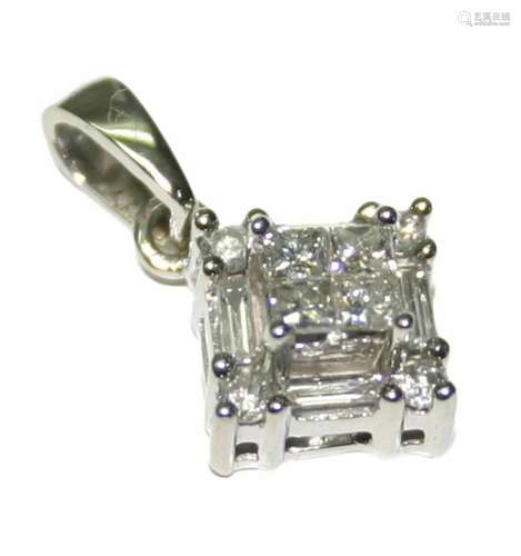 10k White Gold 0.35ct Diamond Women's Pendant 7mm Length