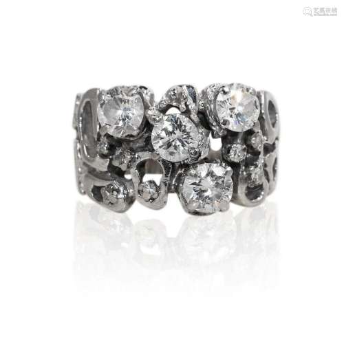 14K White Gold Diamond Cluster Ring 1.50TDW 8gr