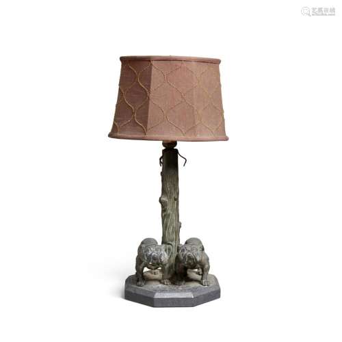 A SILVERED METAL BULLDOG AND TREE TRUNK TABLE LAMP early 20t...