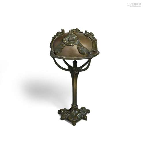 A FOLIATE CAST BRONZE TABLE LAMP early 20th centuryheight 17...