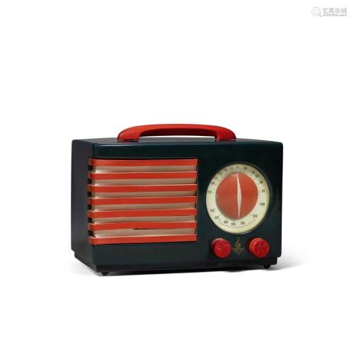 AN EMERSON PATRIOT ARISTOCRAT 400 RED AND BLUE CATALIN RADIO...