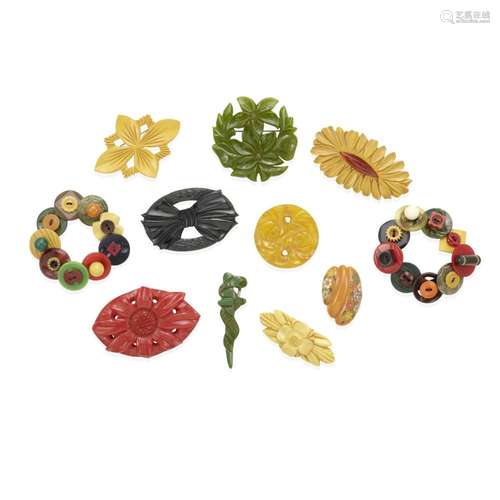 A GROUP OF 9 BROOCHES AND TWO BUTTON BRACELETS two of the br...