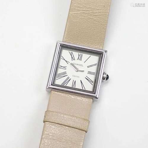 Chanel Mademoiselle H1666 Quartz Stainless Beige Leather Lad...