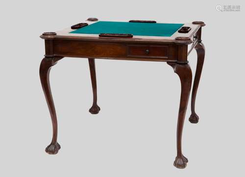 TABLE DE JEU DE STYLE CHIPPENDALE AVEC PLATEAU S.XX_x00