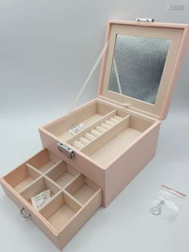 Jewellery box (1) - Pink faux leather