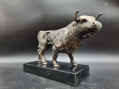 Large Bull Statue on Marble 28cm 4.2kg - Iron (cast/wrought)