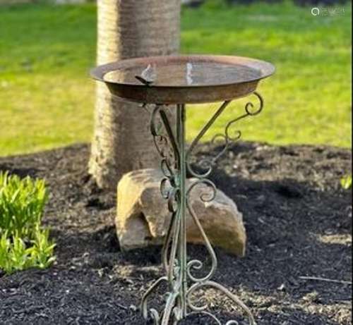 Birdbath - Iron (cast/wrought)