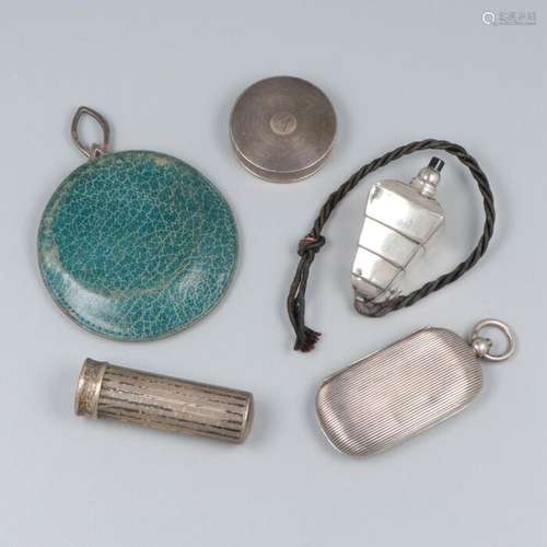 Miscellaneous including a Butler button (5) - .800 silver, ....