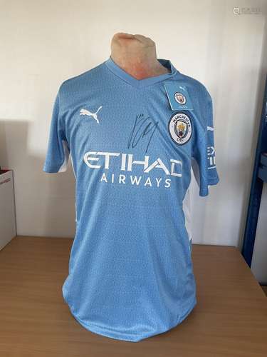 Oleksandr Zinchenko Signed Manchester City Shirt. Good condi...