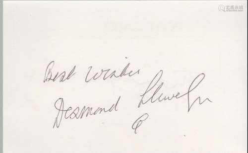 Desmond Llewelyn, a signed 5.5x3.5 white card. Actor who pla...