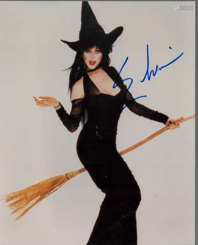 Cassandra Peterson signed Elvira 10x8 colour photo. Good con...