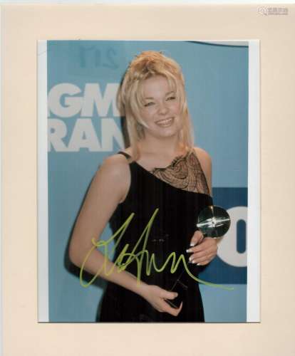LeAnn Rimes signed 12x10 overall mounted colour photo. Good ...