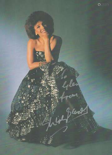 Shirley Bassey Signed 8x6 Inch Colour Printed Photo of Basse...