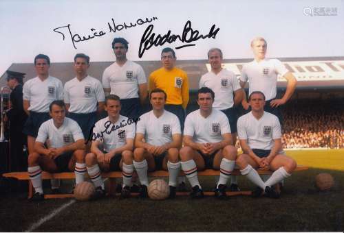 Football Autographed England 1963 12 X 8 Photo : Col, Depict...