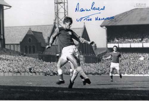 Football Autographed Martin Peters 1964 12 X 8 Photo : B/W, ...