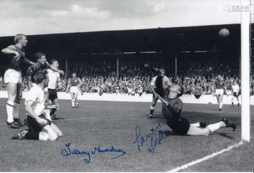 Football Autographed Whu / Tottenham 1962 12 X 8 Photo : B/W...