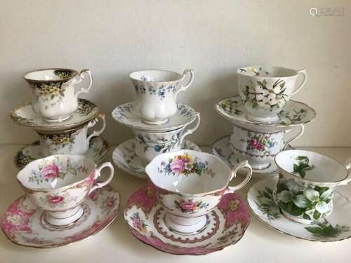 Royal Alberts cups and saucers ladies and gentlemen (9) - Po...