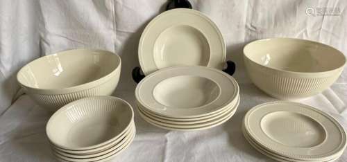 Wedgwood - Plates dishes bowls (16) - Earthenware - Windsor