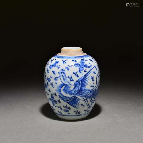 Blue and white cloud and phoenix pattern tea caddy