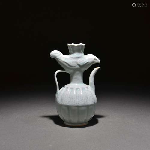 Hutian kiln shadow green glaze phoenix head wine pot