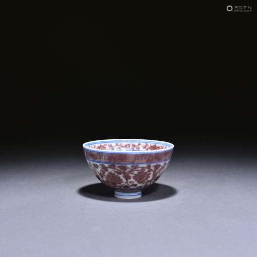Blue and white glazed red teacup with lotus pattern