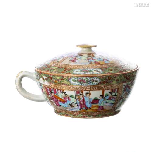 Chinese porcelain Mandarin chamber pot with lid, Guangxu
