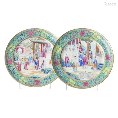 Pair of Chinese porcelain 'Mandarin' plates, Daoguang