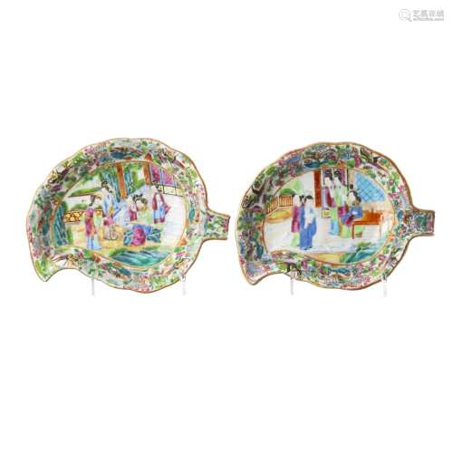 Pair of Chinese porcelain 'leaf' saucers, Daoguang