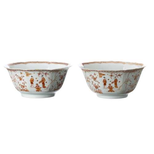 Pair of Chinese porcelain 'long eliza' bowls, Kangxi