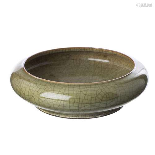 Chinese crackle glaze large celadon bowl